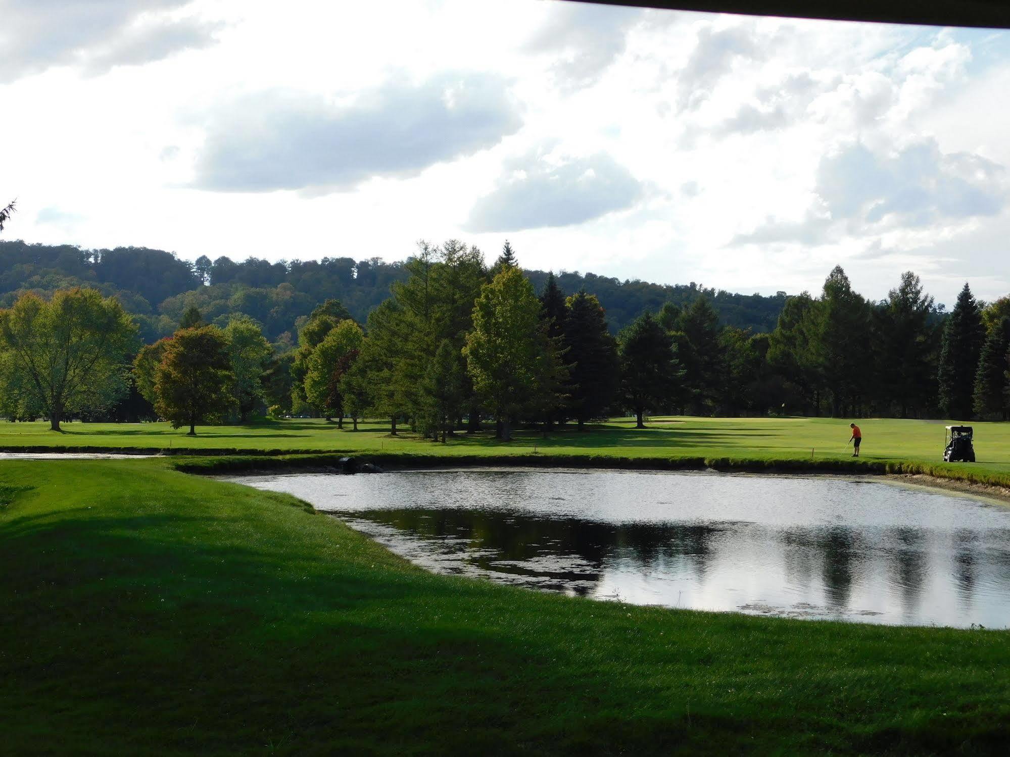 Fairway Suites At The Peak French Creek ภายนอก รูปภาพ
